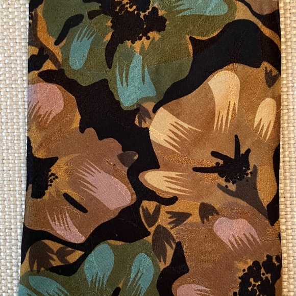R. Andreotti vintage silk tie, large floral print, teal blue, tan & black - Picture 2 of 9